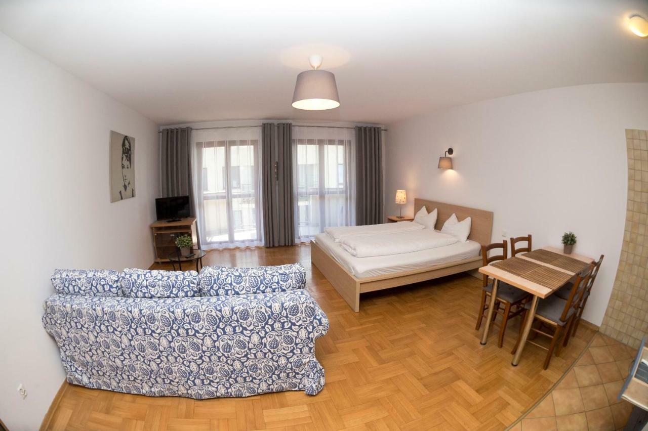 Villa Verona Krakow Bagian luar foto